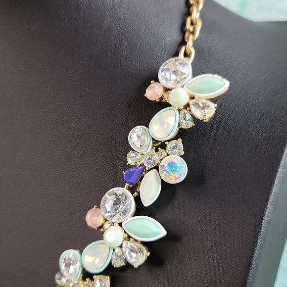 Signed J Crew Pastel AB Brulee Statement Necklace Gold-tone - Picture 3 of 5